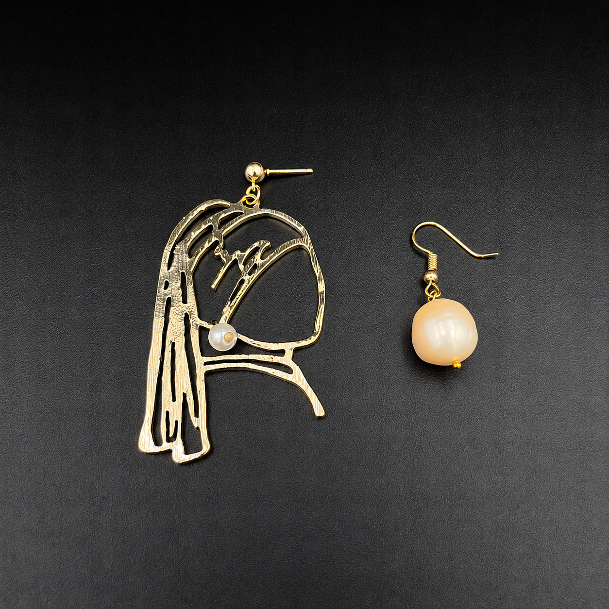 Asymmetrical Gold Lady Profile & Freshwater Pearl Drop Earrings – Renaissance-Inspired Statement Jewelry
