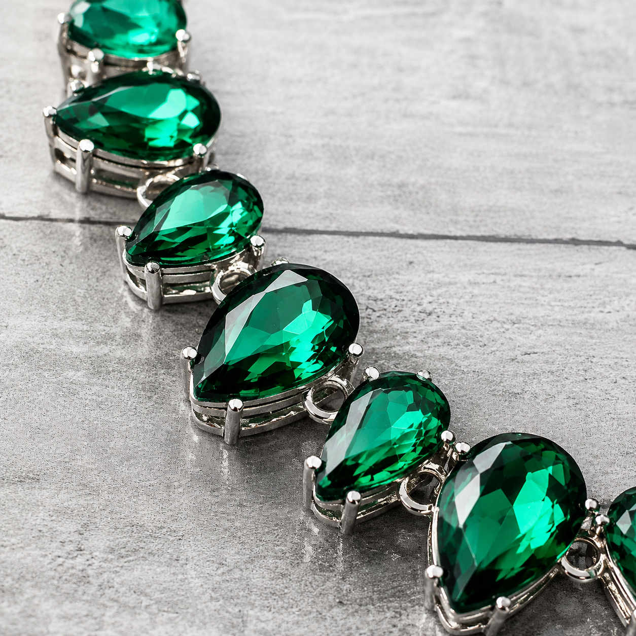 Emerald Green Choker Necklace