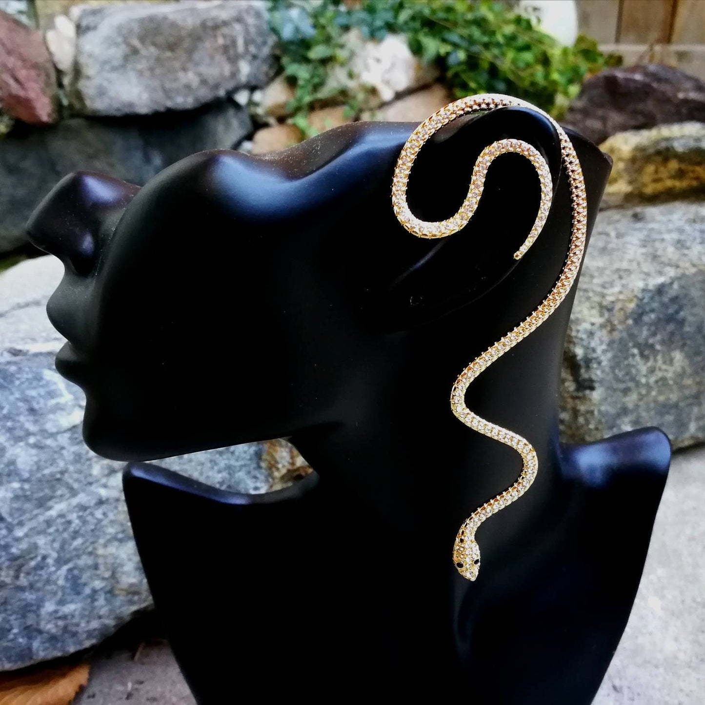 Vintage Snake EarCuff EarWrap - Gold / Bohemian Golden Serpent Ear Cuff Ear Wrap / For Left or Right Ear / Snake Earring / No Piercing