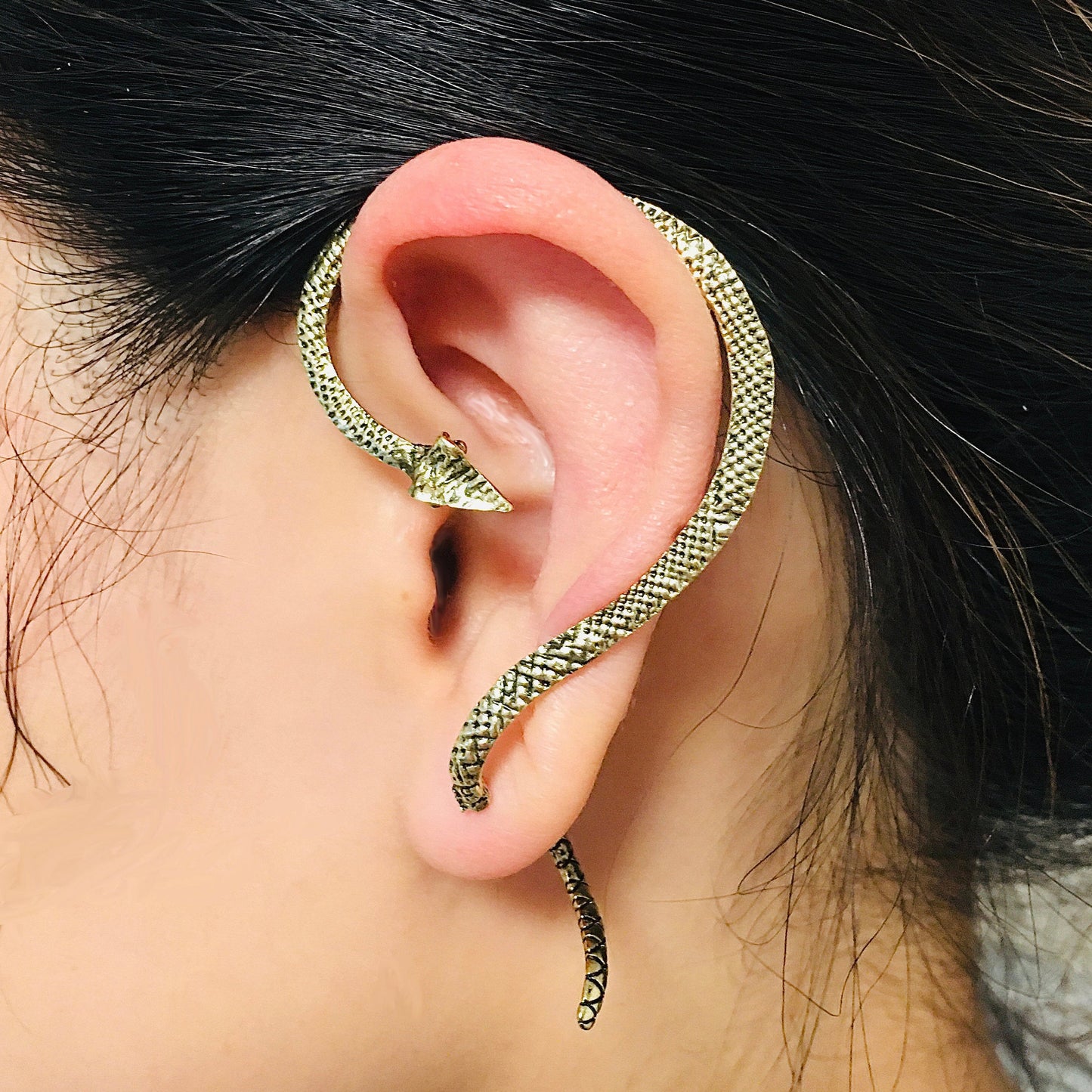 Vintage Snake Ear Wrap: Gold and Silver-Toned Viper Ear Cuff for Gothic Cosplay